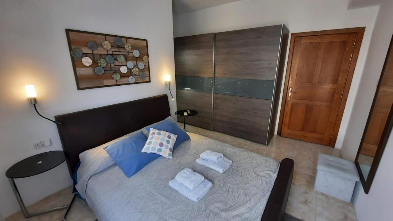 Spacious Side-Sea View Apartment At St Paul'S Bay St. Paul's Bay Esterno foto