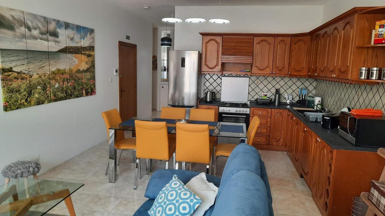 Spacious Side-Sea View Apartment At St Paul'S Bay St. Paul's Bay Esterno foto